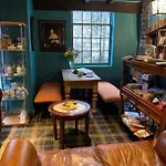 Minster Walk 4*