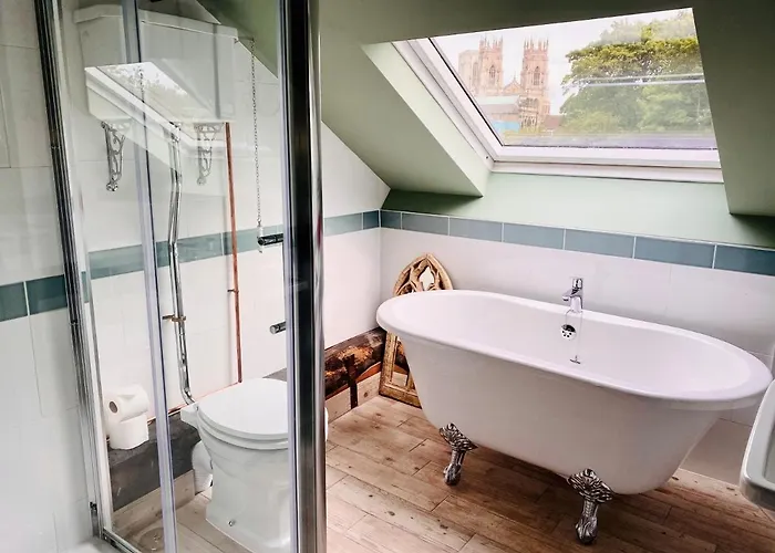 Minster Walk Йорк